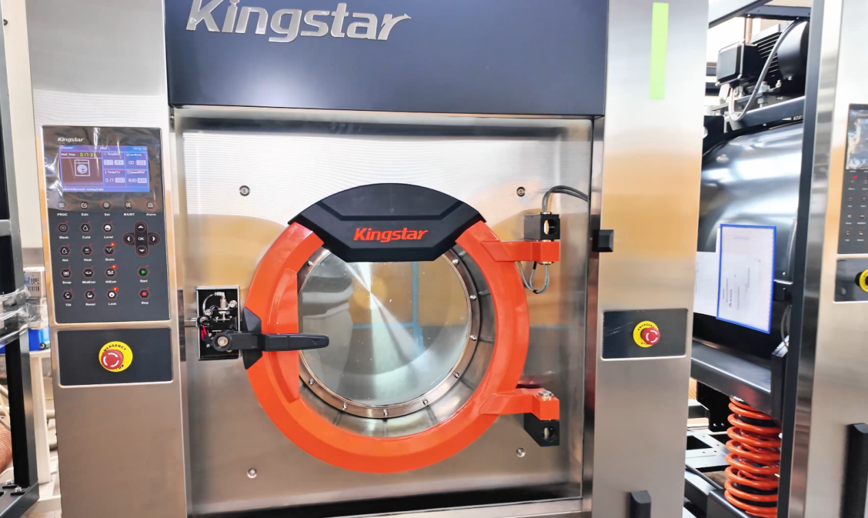 Jak zachować bawełniane koszule bez zagnieceń i zachować świeżość w pralniach