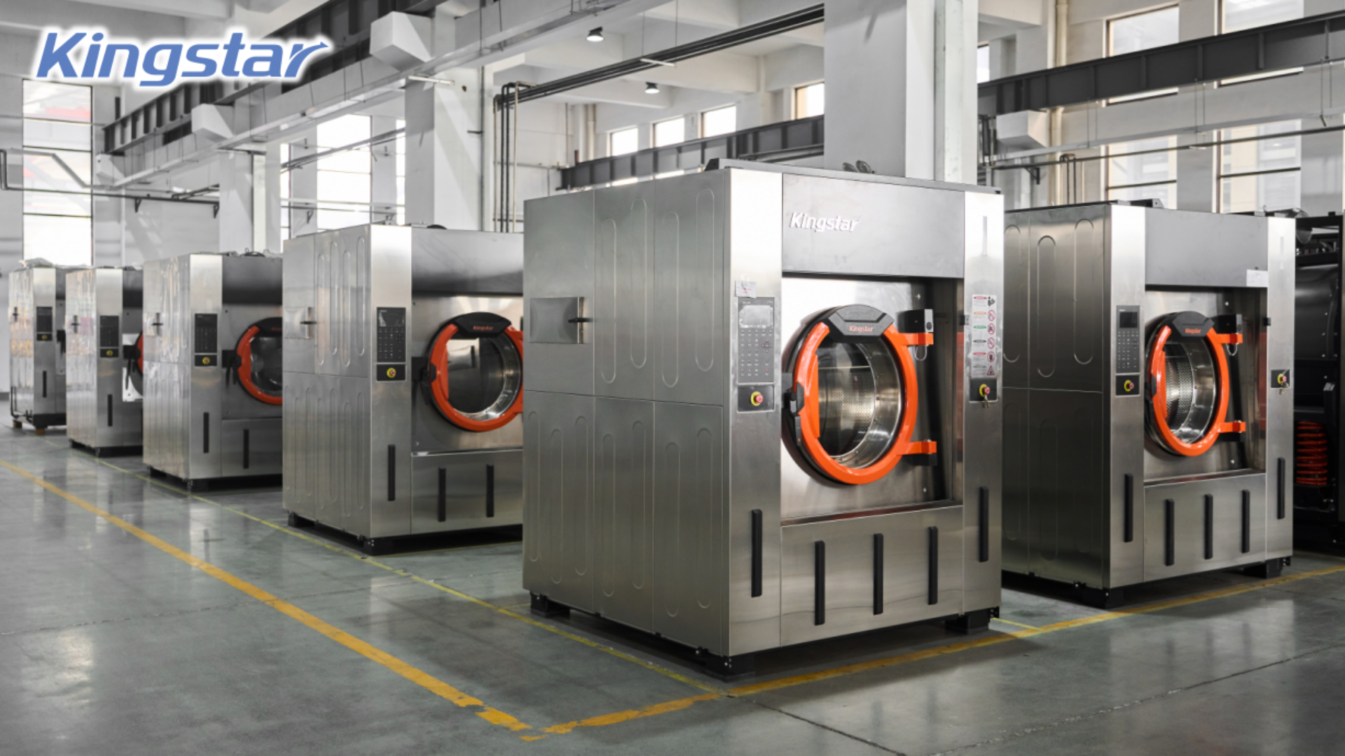 Wybielacze i rozjaśniacze bezpieczne dla kolorów: jak pralnie sprawiają, że ubrania wyglądają jak nowe